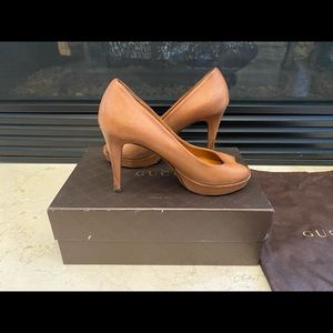 Gucci leather pump 6,5